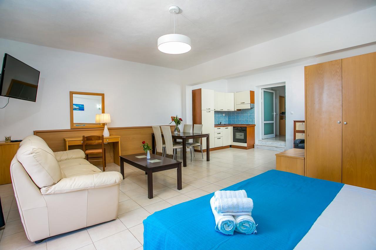 Mon Repos Aparthotel 2*